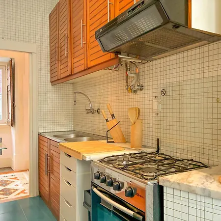 My Fair - 2 Bedroom Near Principe Real * 리스본