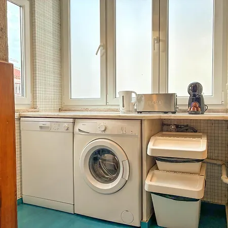 My Fair - 2 Bedroom Near Principe Real