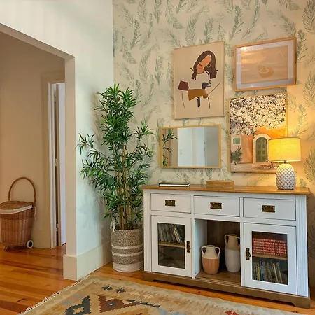 My Fair - 2 Bedroom Near Principe Real * 리스본